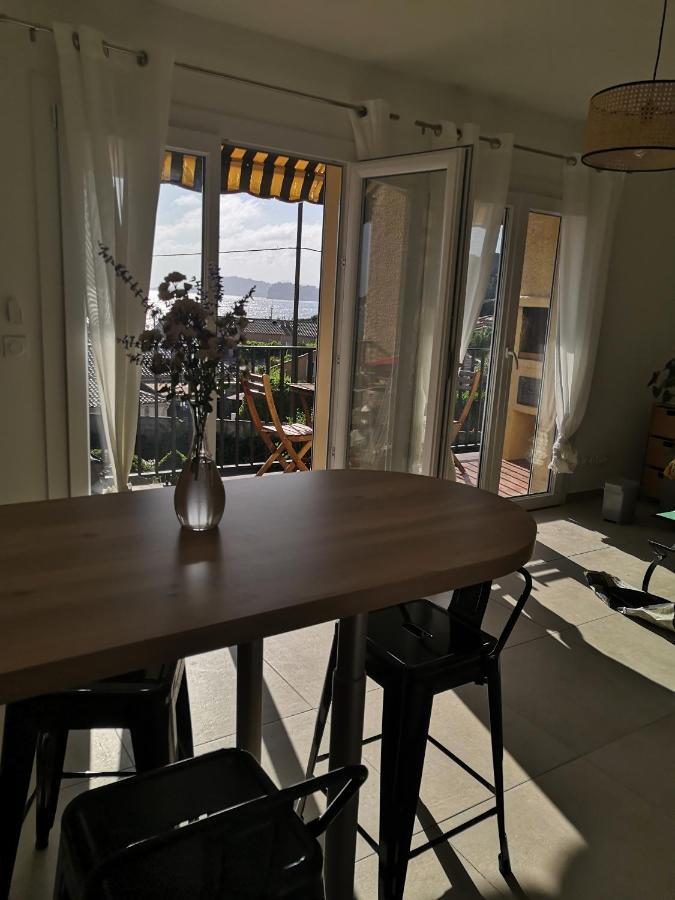 Appartement Cosy Vue Mer A 50 M De La Plage - Refait A Neuf Et Climatise Le Pradet Exterior photo